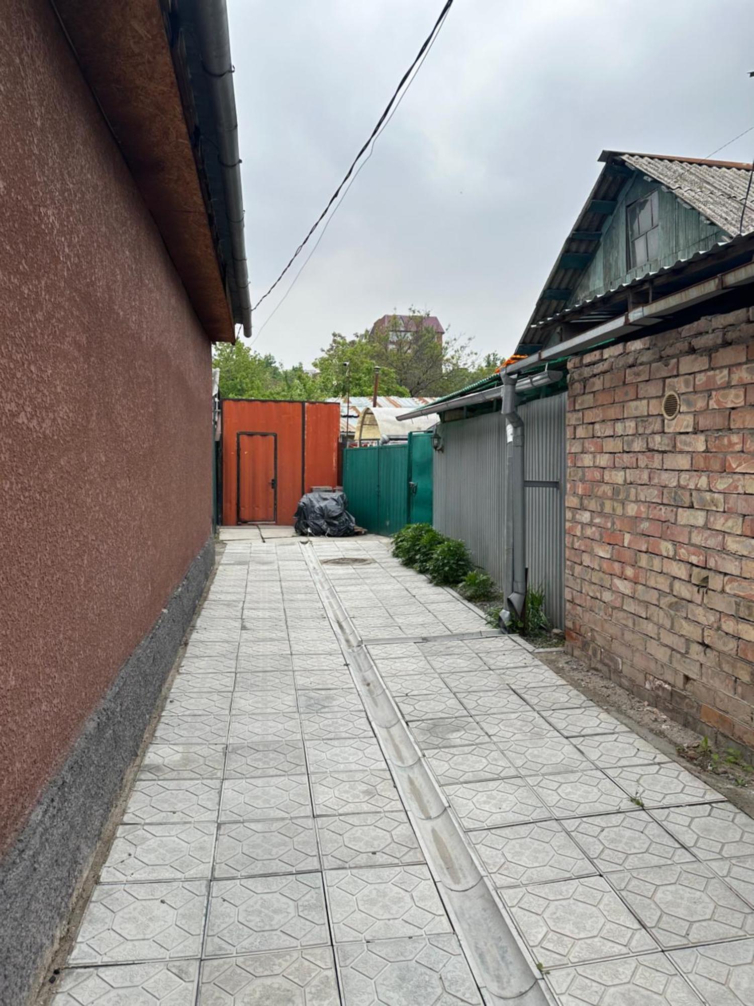 Dos Guesthouse Bishkek Exterior foto