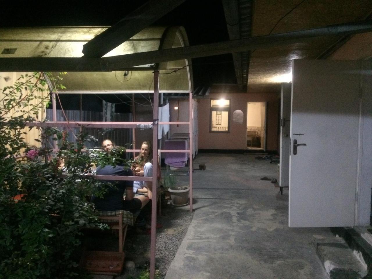 Dos Guesthouse Bishkek Exterior foto
